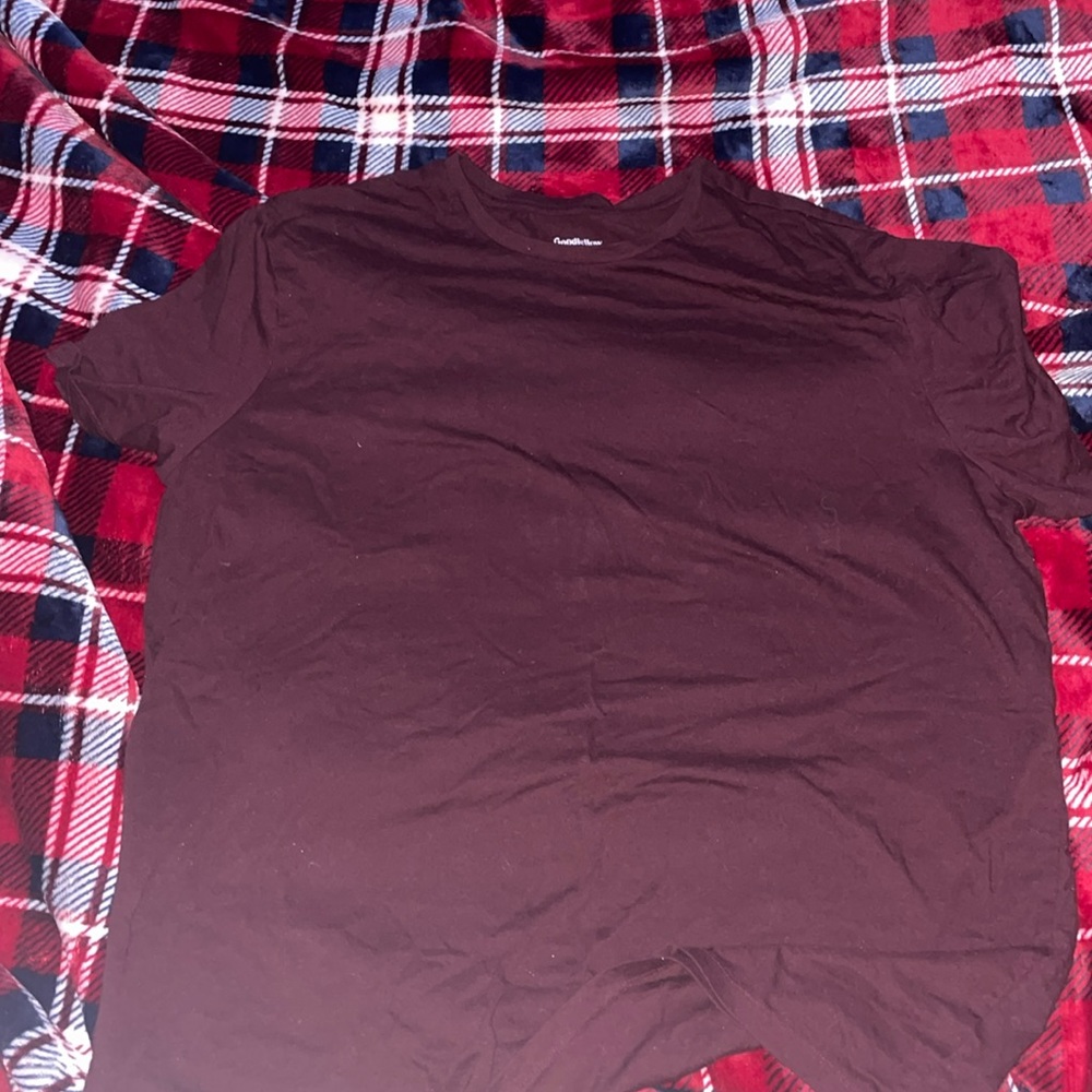 maroon tee!